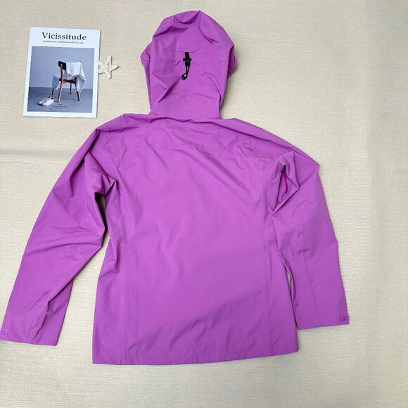 Arc'teryx Beta LT Hooded Hardshell Jacket, Size M - Picture 6 of 7